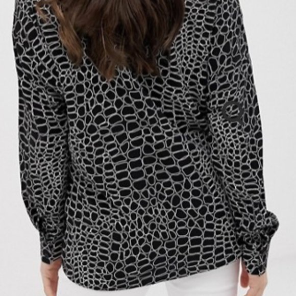 ASOS Maternity Long sleeved black & white blouse - Picture 2 of 2